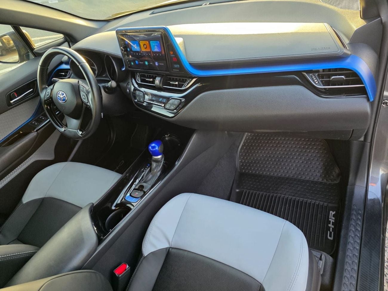 Toyota C-HR STANDARD Toyota C-HR TRD Edition Push button and leather seats