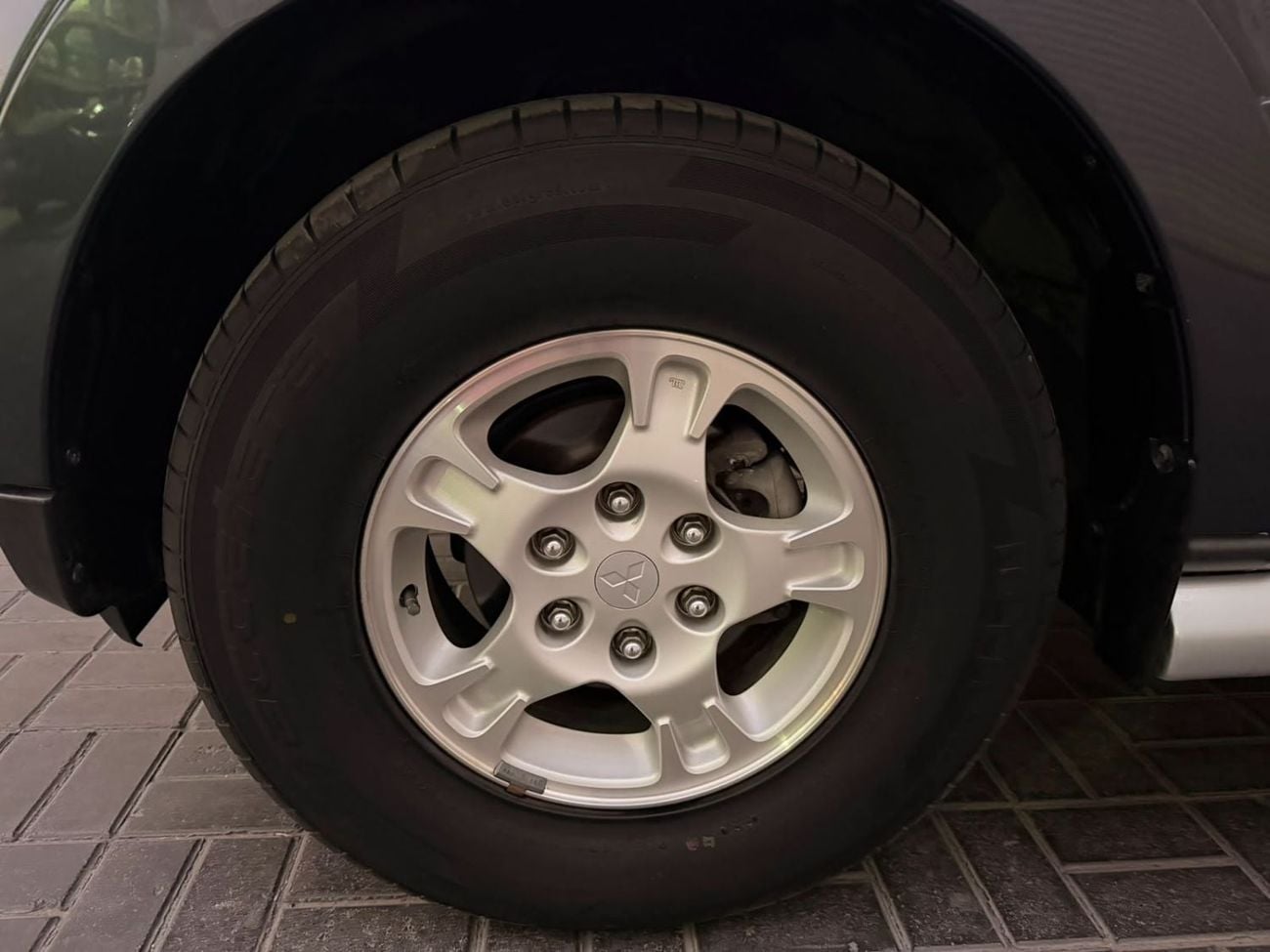 ميتسوبيشي باجيرو GLS HIGHLINE ميتسوبيشي باجيرو 2008 كاملة المواصفات، بدون رسوم خفية، بمواصفات خليجية، خالية من الحوادث.