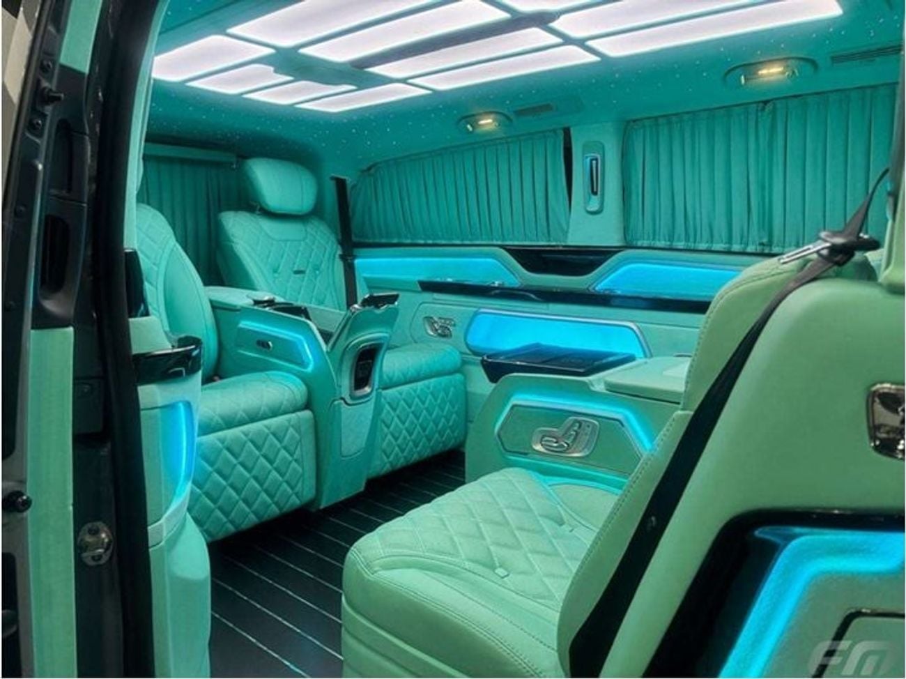 مرسيدس بنز V 250 AVANTGARDE/E سيارة فان لكبار الشخصيات مزودة بمجموعة هيكل برابوس الأصلية