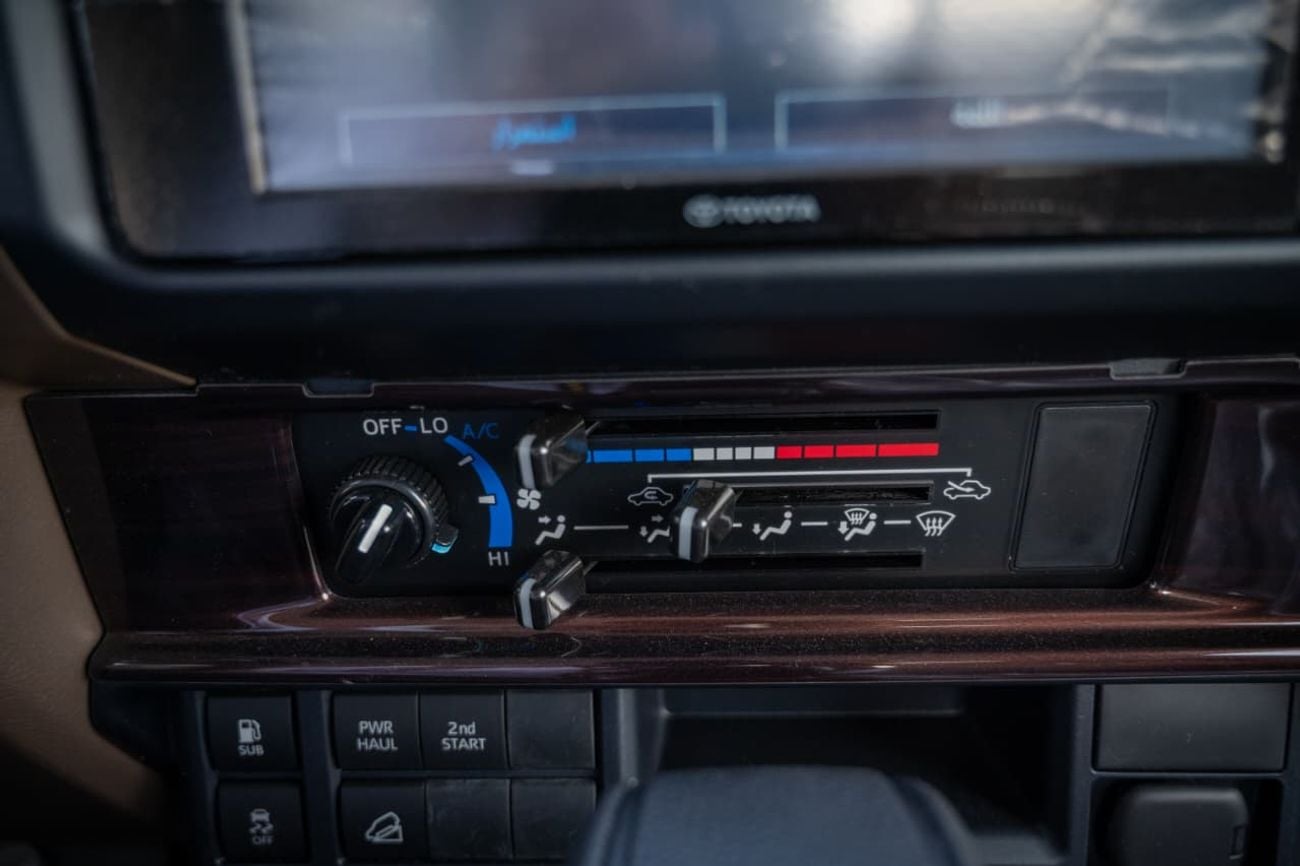 تويوتا لاند كروزر بيك أب 70 LC 79 STD-E1 AUTOMATIC 2026 MODEL