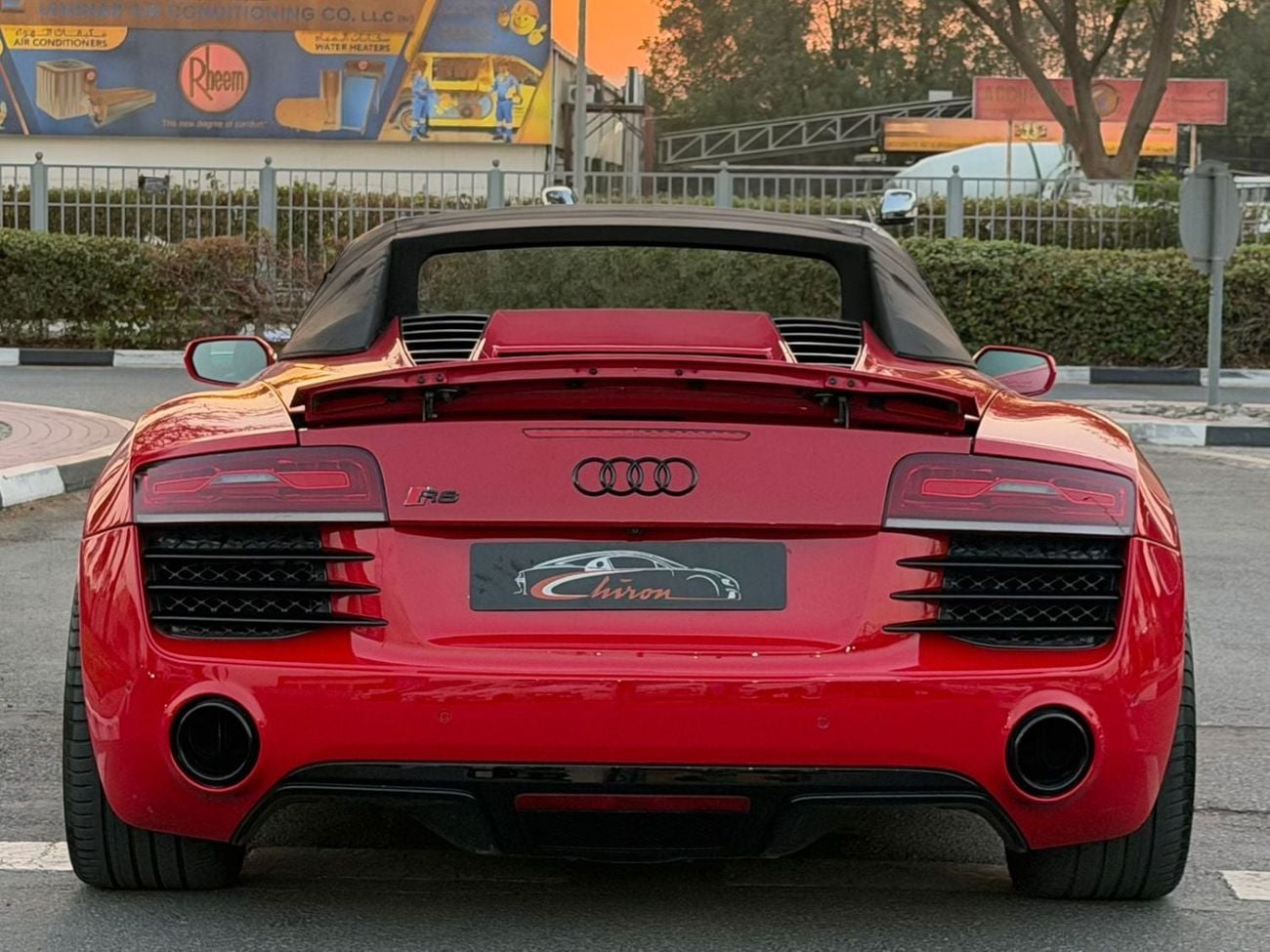 Audi R8 Spyder FSI Audi R8 Spyder 2016 GCC Specs V8 Convertible in Perfect Conditions