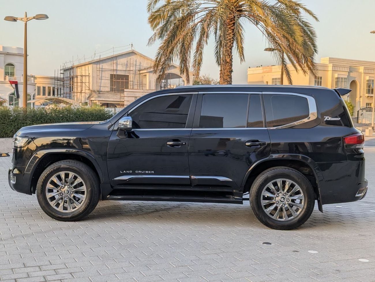 تويوتا لاند كروزر GXR Toyota landcruise 2015Model Facelifte 2025 4.0L v6 petrol Engine Colour Black push start Transmi