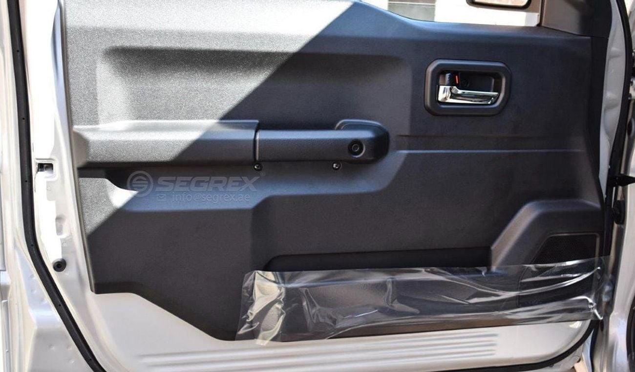 سوزوكي جيمني GLX . 1.5L . Petrol . 4WD . 4AT . 5 Seats . 5 Doors . Non-GCC موديل 2026. للتصدير