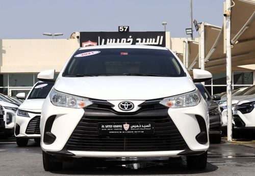 Toyota Yaris E ACCIDENTS FREE - GCC - ORIGINAL PAINT - SEDAN - PERFECT CONDITION INSIDE OUT