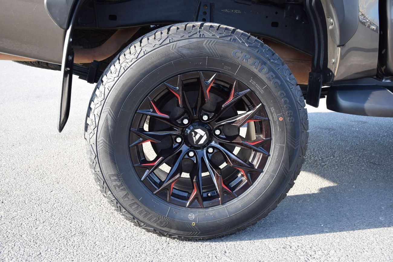 تويوتا هيلوكس 4X4 (2.8L) DIESEL RIGHT HAND