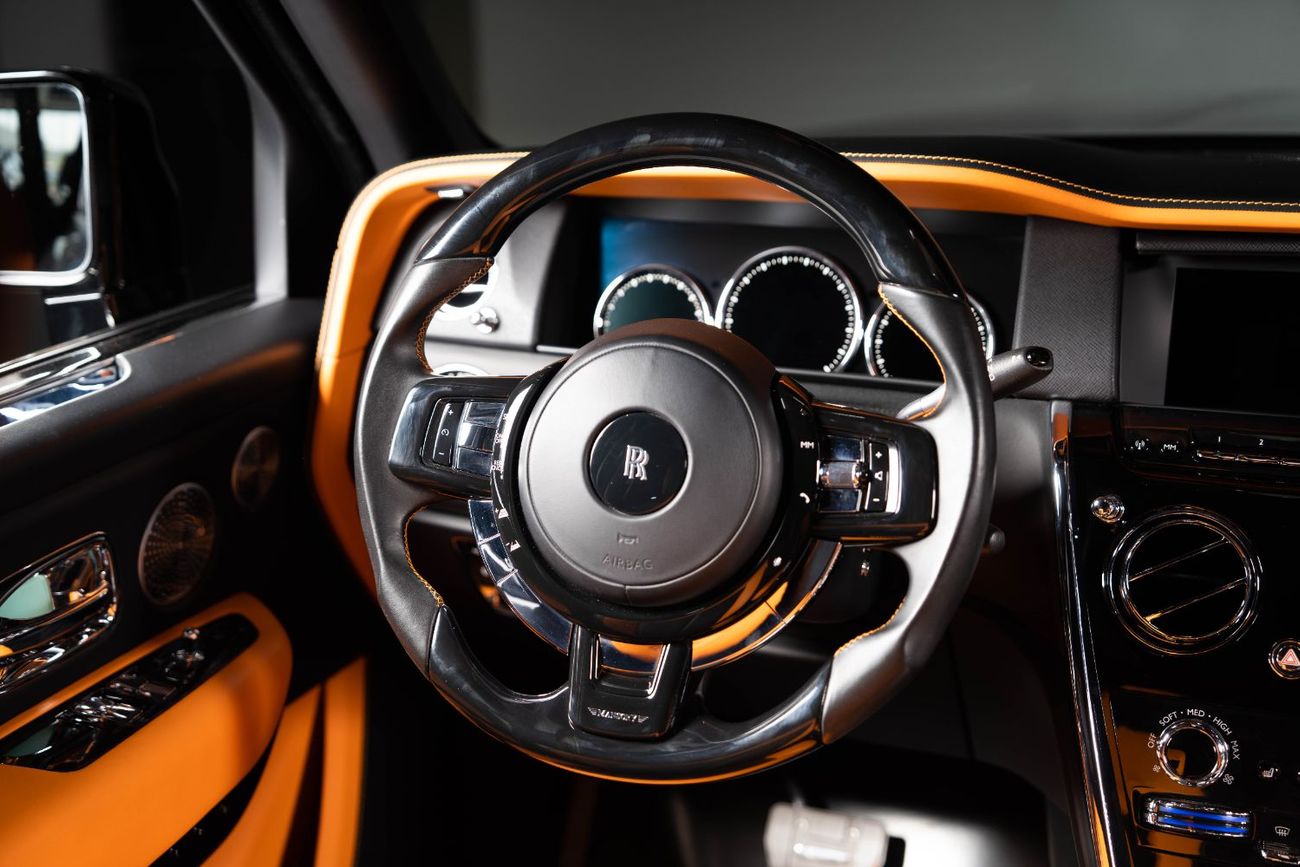 رولز رويس كولينان STANDARD 2020 - ROLLS ROYCE CULLINAN - MANSORY KIT - TWO TONE INTERIOR - FULLY LOEADED - IMMACULATE CAR