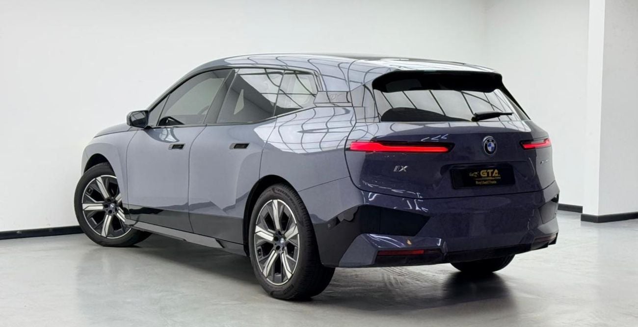بي أم دبليو iX xDrive40 مجموعة رياضية 2023 BMW iX xDrive 40, BMW Warranty+Service Contract+Full Service History, GCC