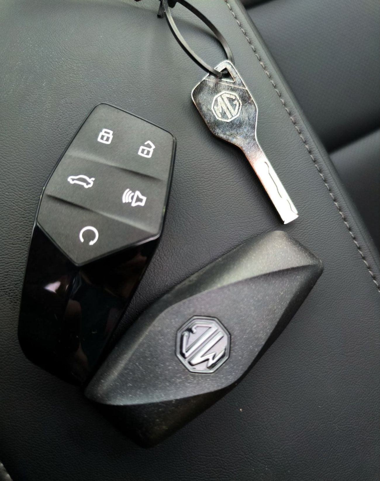 MG One LUX MG ONE Luxury 1.5T GCC Specs 2025 Brand New