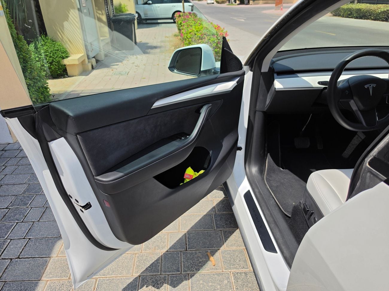 Tesla Model Y LONG RANGE