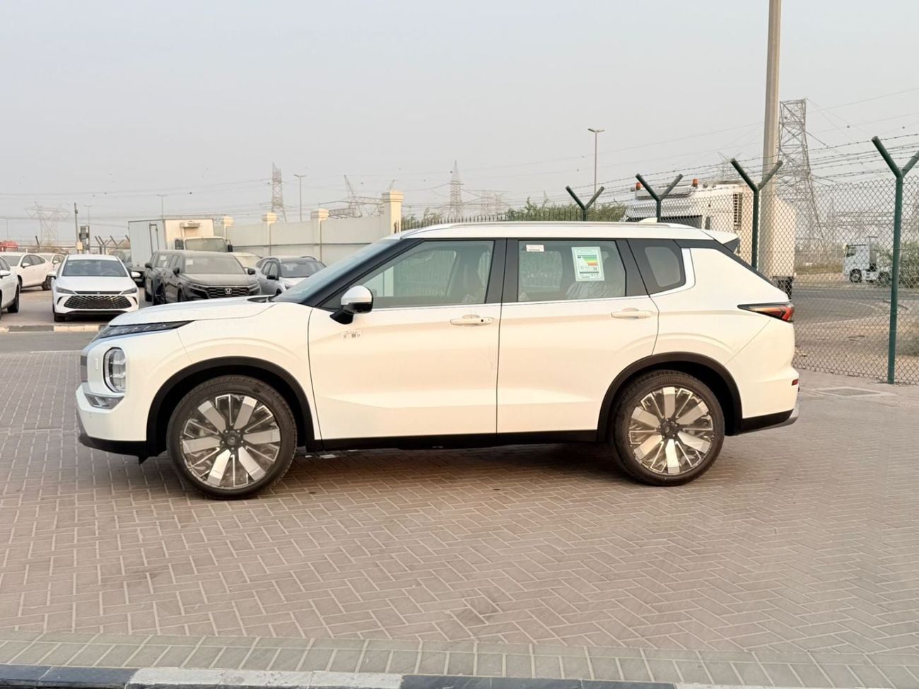 Mitsubishi Outlander PREMIUM LAUNCH EDITION