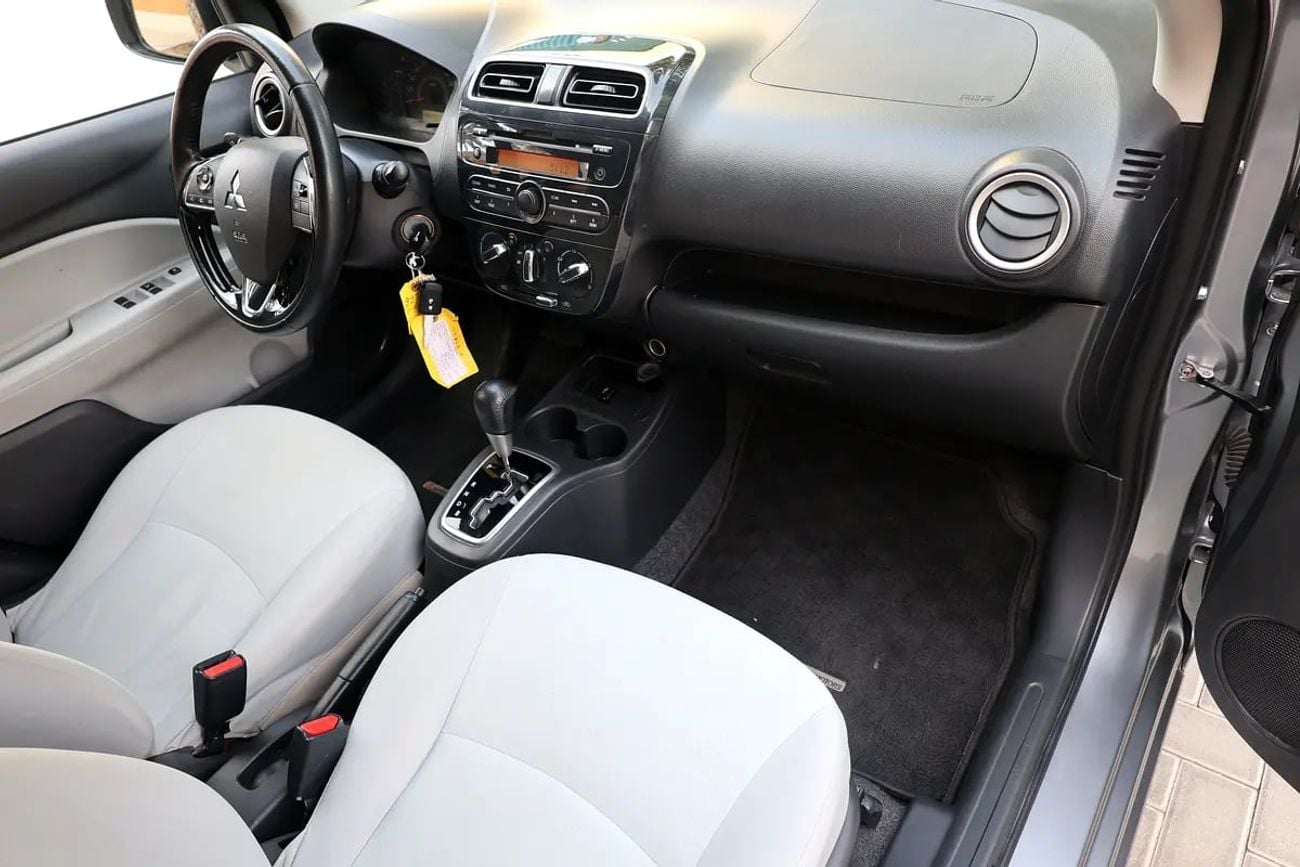 ميتسوبيشي اتراج جي إل إكس - GCC Specs - Low Mileage
