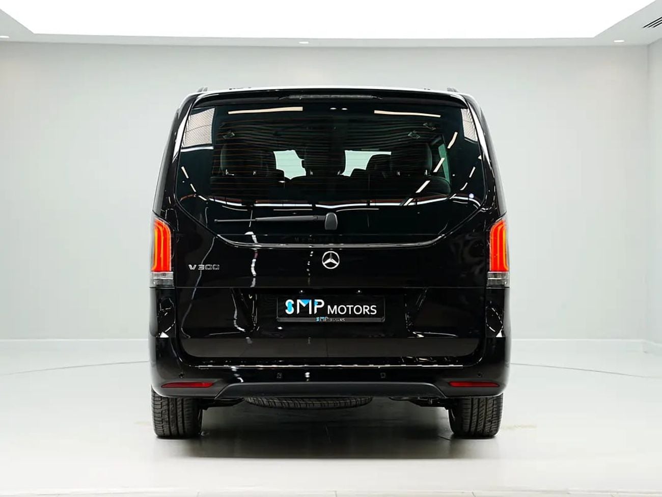 مرسيدس بنز V 300 AVANTGARDE Dealer WARRANTY | GCC SPECS | V300 AMG Line