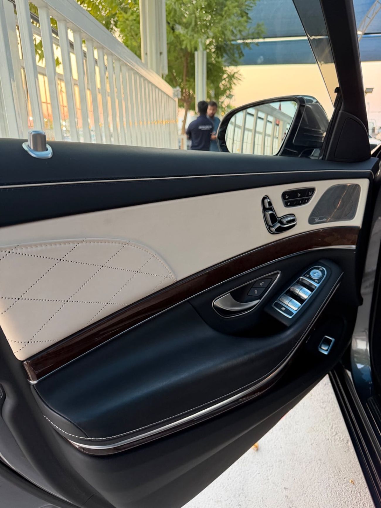 Mercedes Benz S600 LWB V12