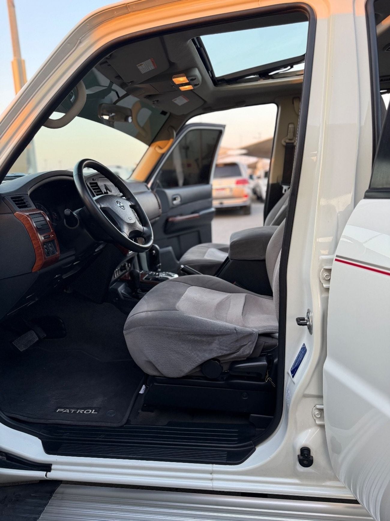 Nissan Patrol Safari 4.8L A/T