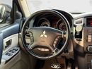 ميتسوبيشي باجيرو GLS V6 | 7-SEATER 4WD SUV | GCC