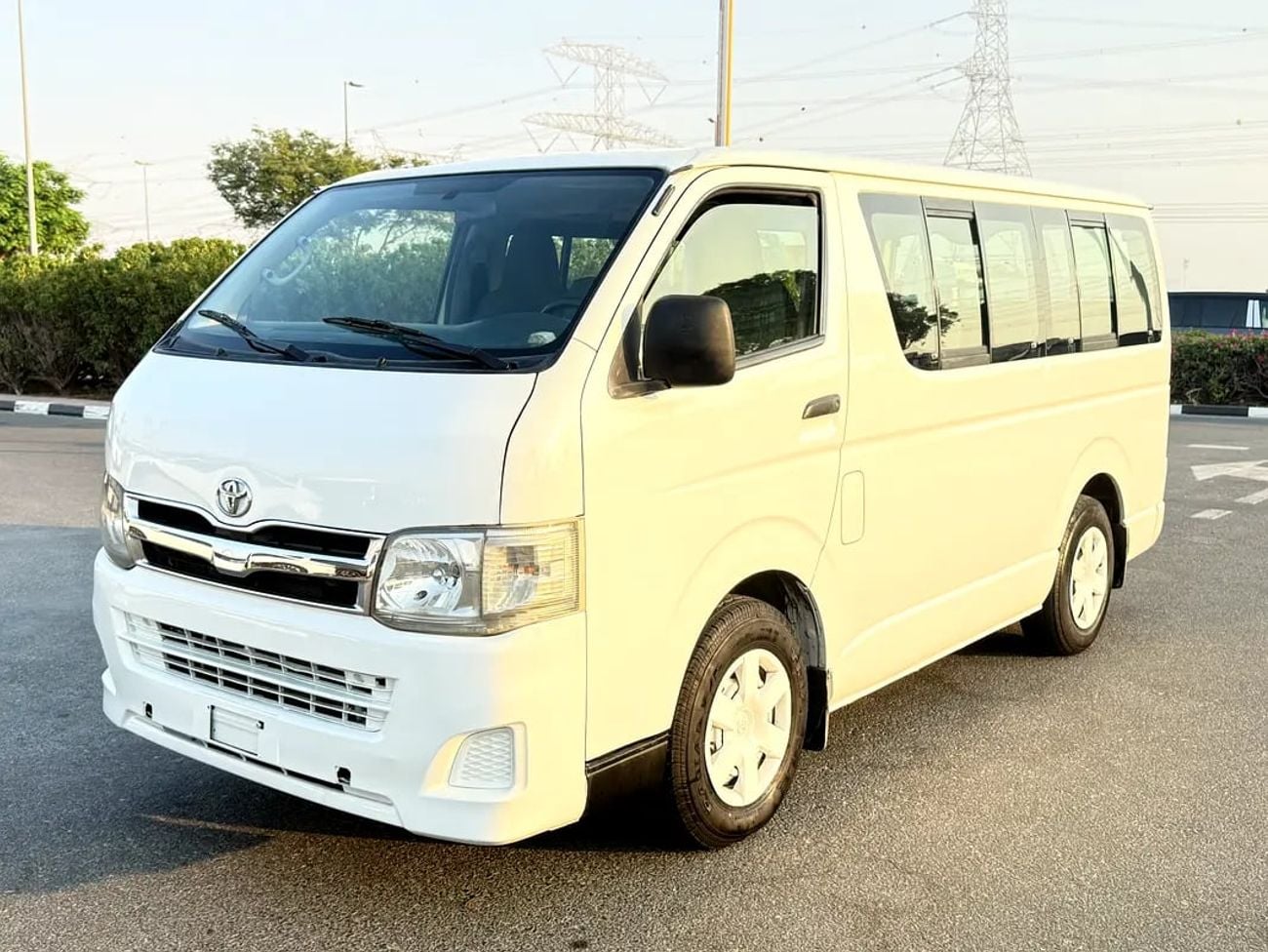 Toyota Hiace GL GCC Specs-passenger Van - excellent condition