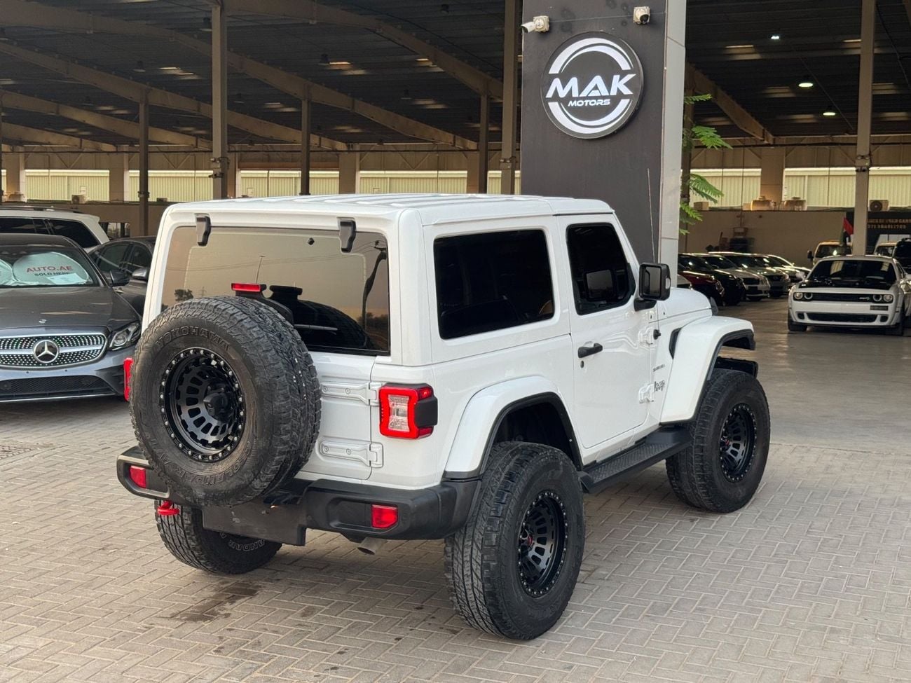 Jeep Wrangler SAHARA CITY SHARA V6 3.6L / BLIND SPOT / LEATHE / FULL SUSPENSION HORICON / 315 TIRES/ AND MORE..
