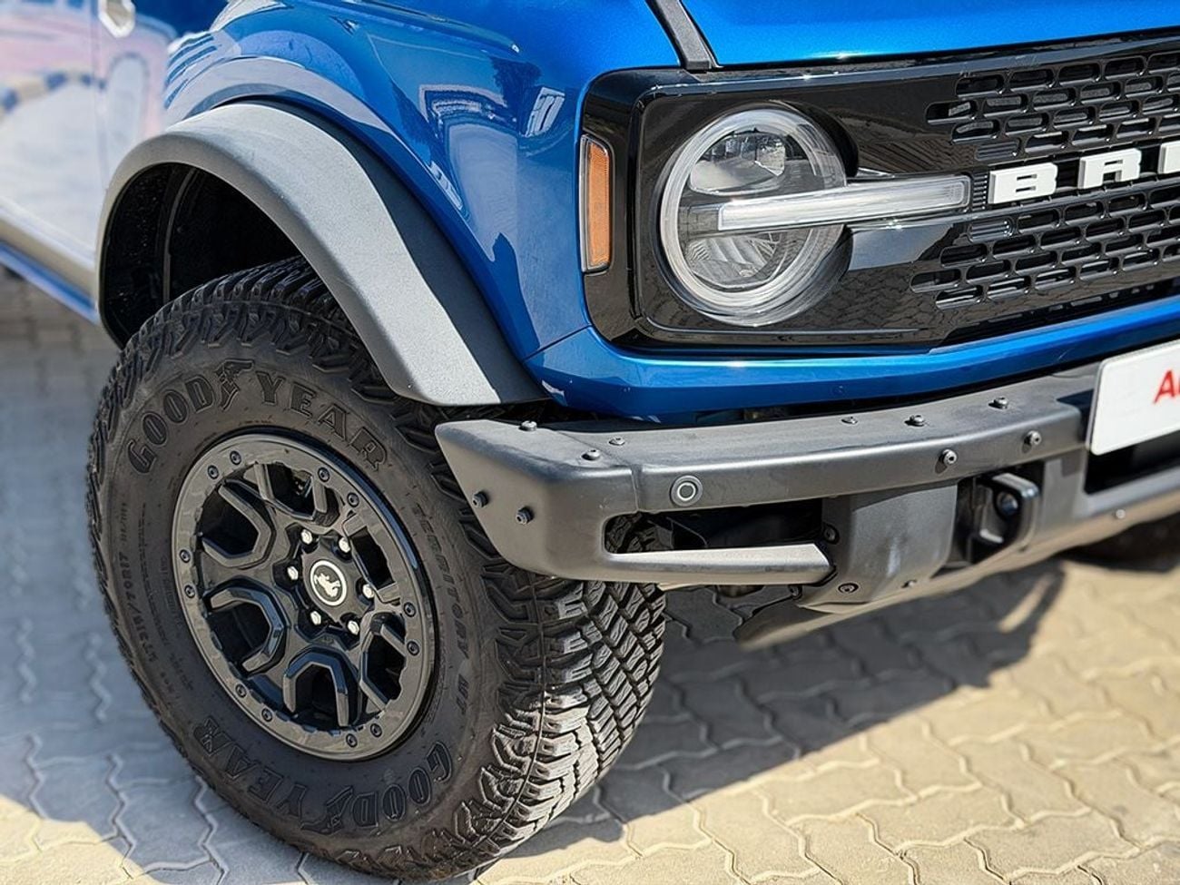 Ford Bronco WILDTRAK 2.7L (5 Seater) In RIGHT HAND DRIVE (EXPORT ONLY)
