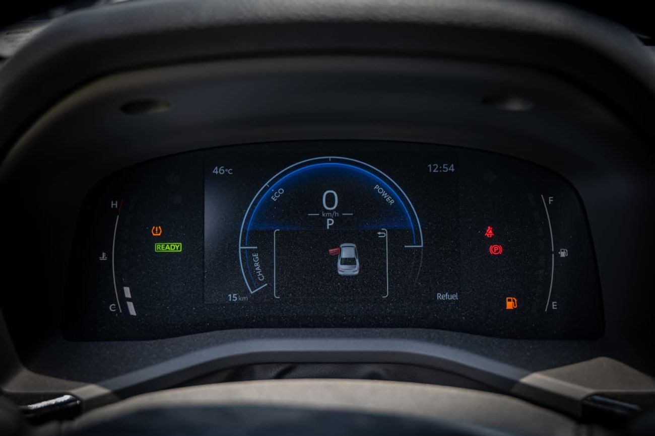 Toyota Camry E HEV 2.5L Automatic 2025