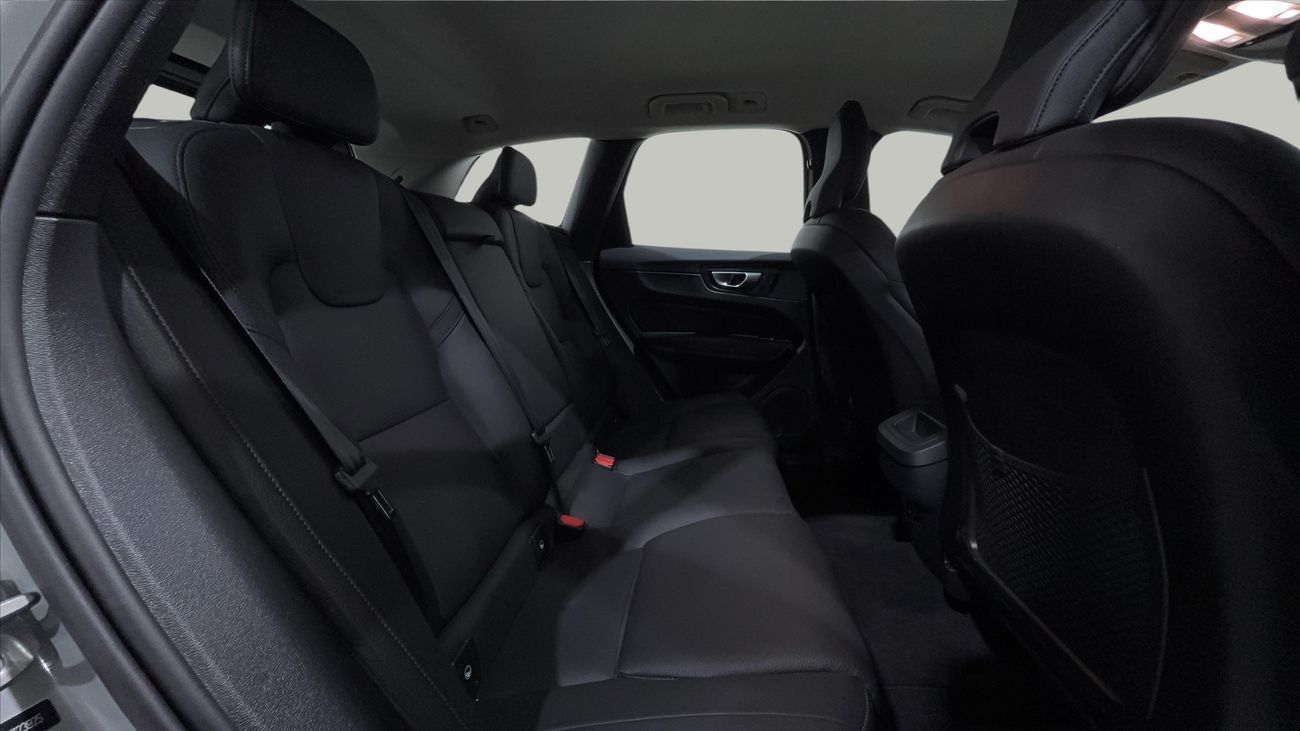 فولفو XC 60 كور كارس24 هي سوق ضخم للسيارات المستعملة موثوق ومضمون ٪كارس24 هي سوق ضخم للسيارات المستعملة موثوق ومضمون