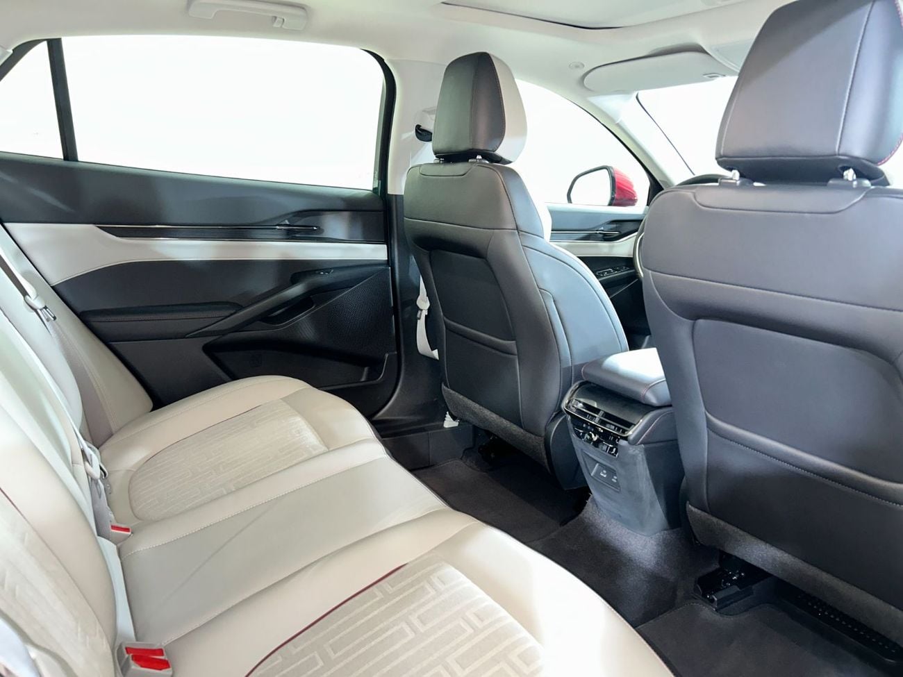 Ford Taurus TREND FH-TPC2225N/AL TAYER MOTORS/ AL QOUZ SHOWROOM