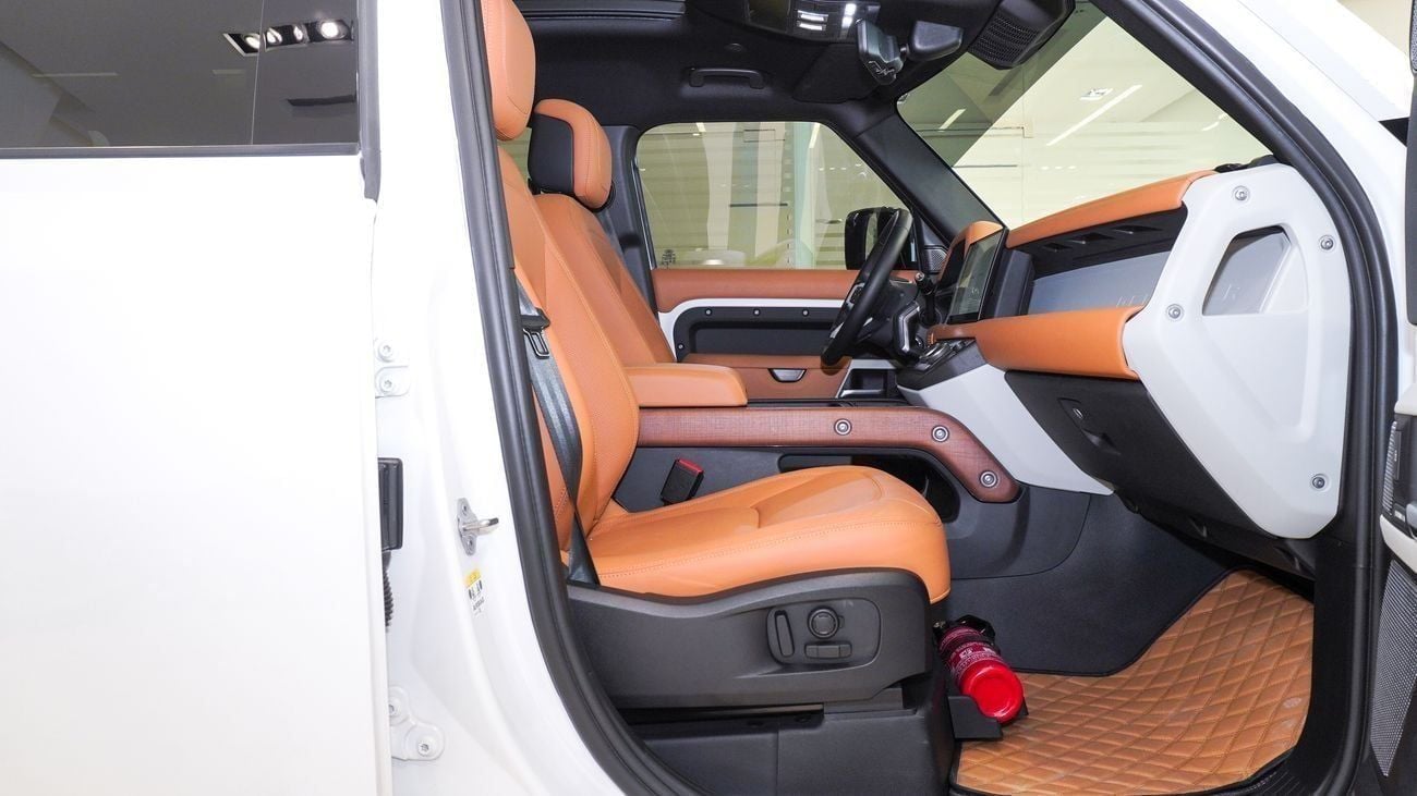 Land Rover Defender P400 110 HSE 3.0L (5 Seater)