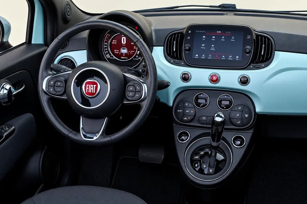 فيات 500 Lounge Convertible - Model - GCC Specs - Under warranty and service - No accidents