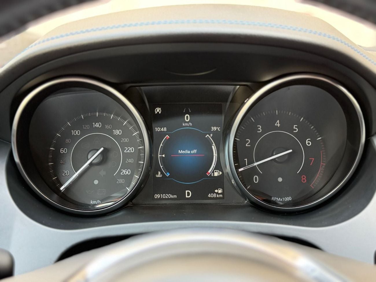 جاكوار E Pace R-DYNAMIC SE P250 جاكوار إي بيس 2018، خليجية، قطعت 90,000 كم، بدون حوادث، مفتاحان