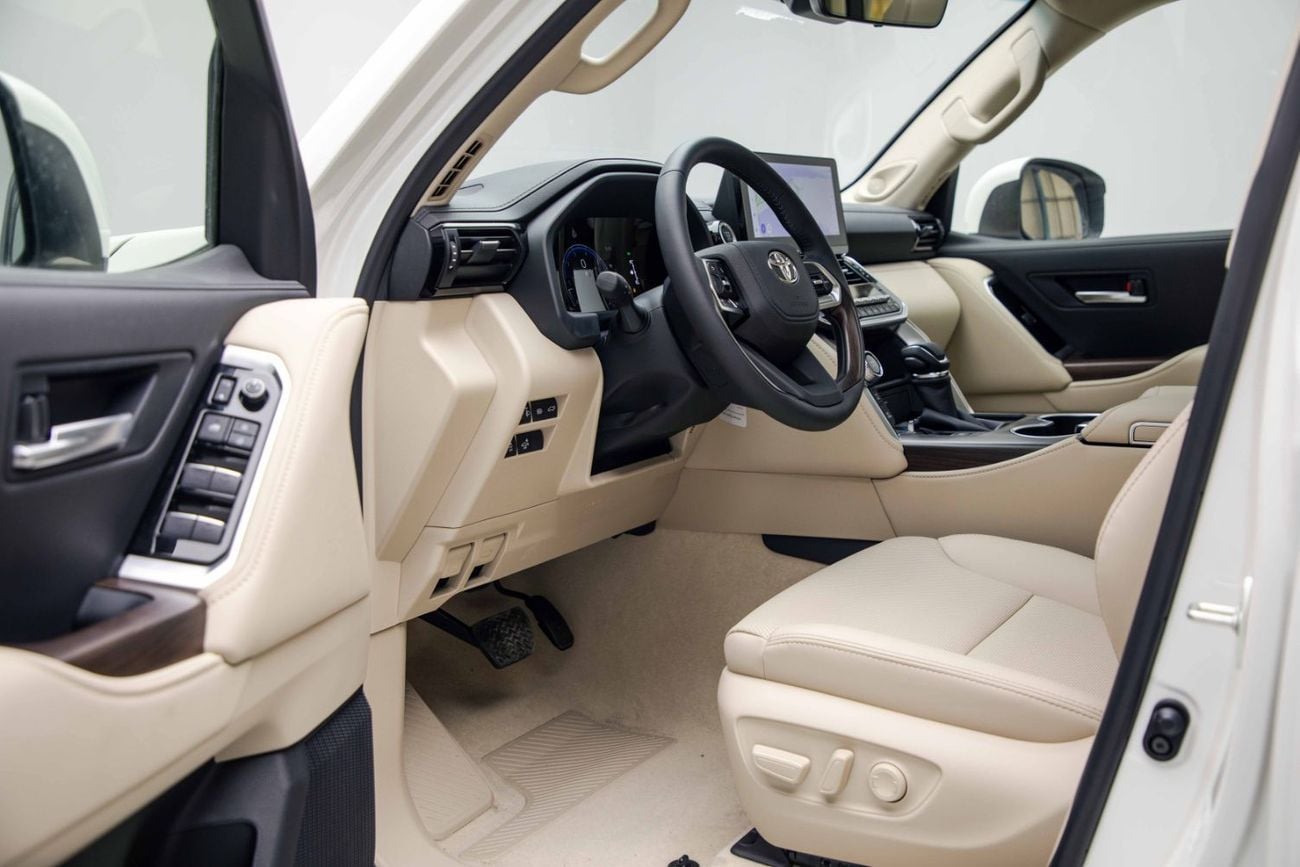تويوتا لاند كروزر GXR LC300 3.5L - White Pearl Inside Beige | Export Only