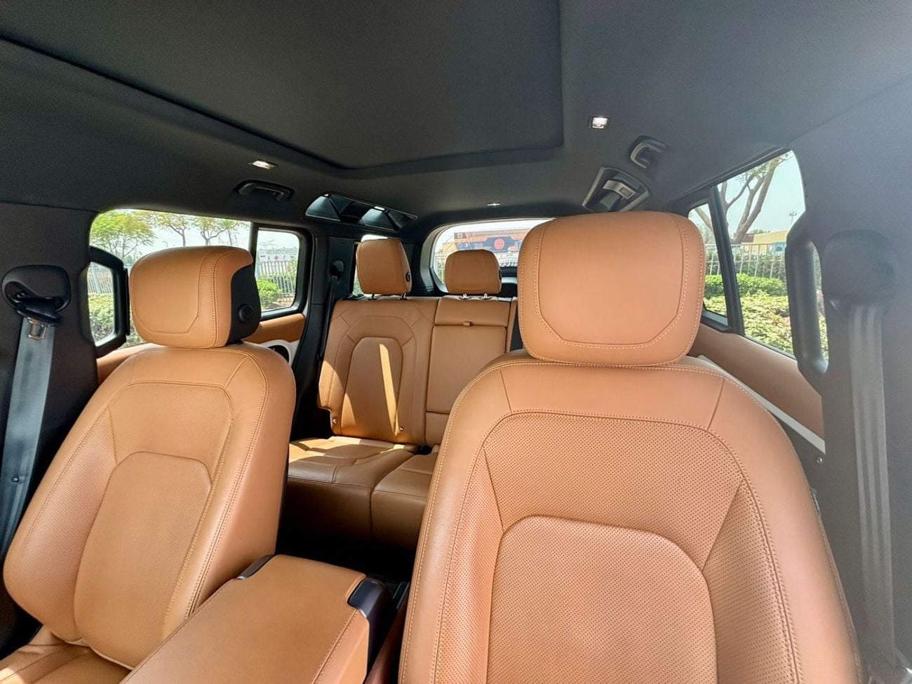 لاند روفر ديفندر 110 HSE P400