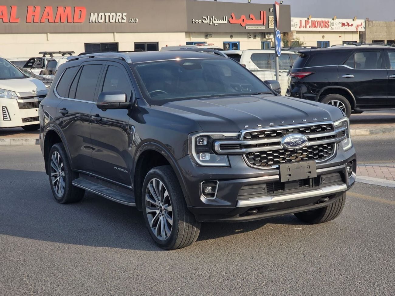 Ford Everest diesel 3.0L Platinum liter RHD ,7 seater only for export available