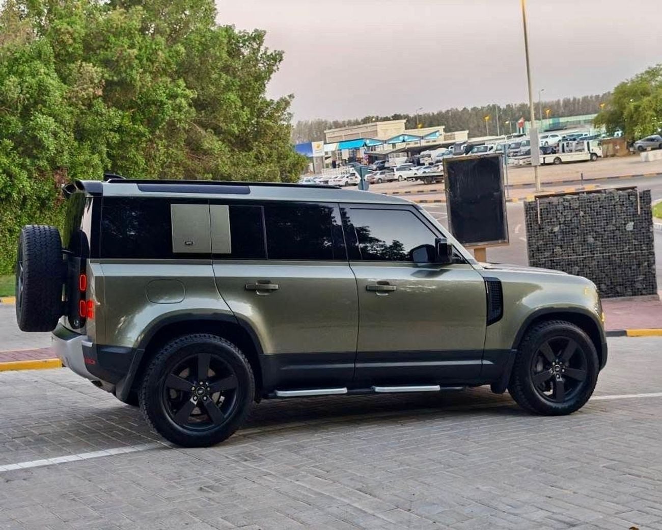 Land Rover Defender 110 HSE P400