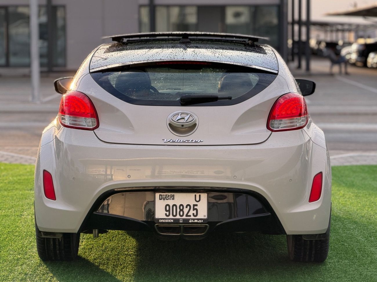 Hyundai Veloster GLS SR Hyundai Veloster 1.6L / GCC / 2016 / Free Accident Original Paint