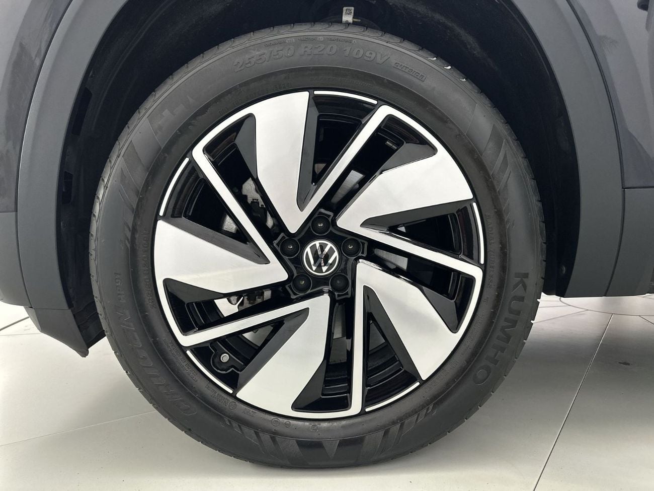 Volkswagen Teramont COMFORTLINE Facelift 2.0L | Ex-Demo Car | Luxury 7-Seater | Leather Interior