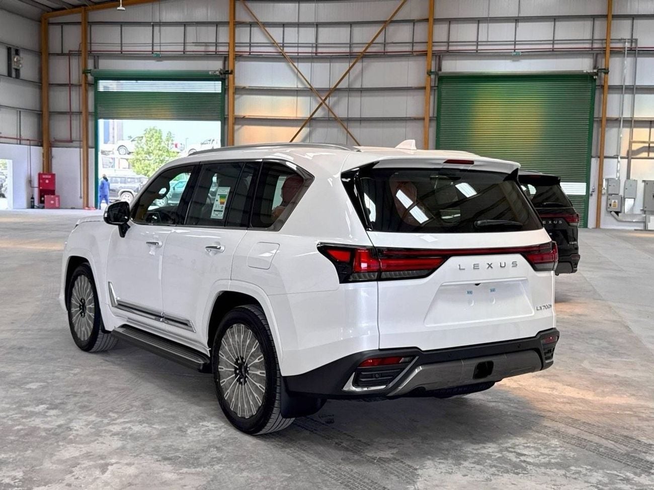 لكزس LX 700h VIP (No Autopark)