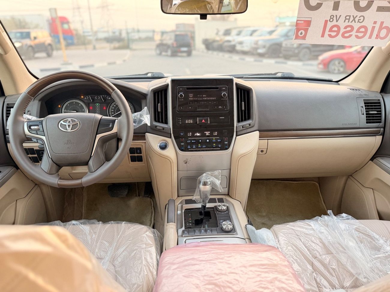 تويوتا لاند كروزر GXR تويوتا لاندكروزر GXR 2019 بمحرك ديزل V8، قيادة يسار