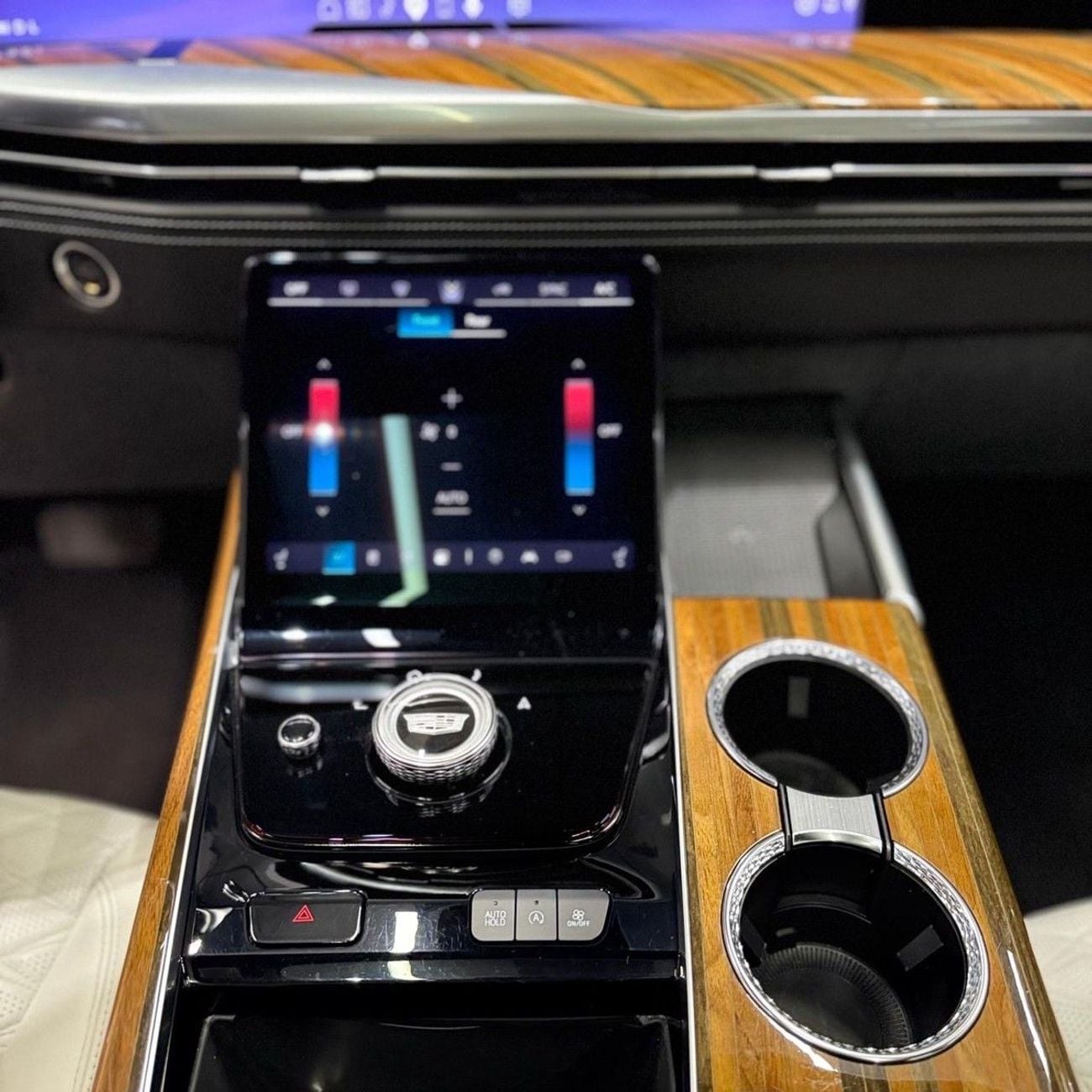 كاديلاك إسكالاد Sport Platinum Cadillac Escalade 2025 مواصفات خليجية