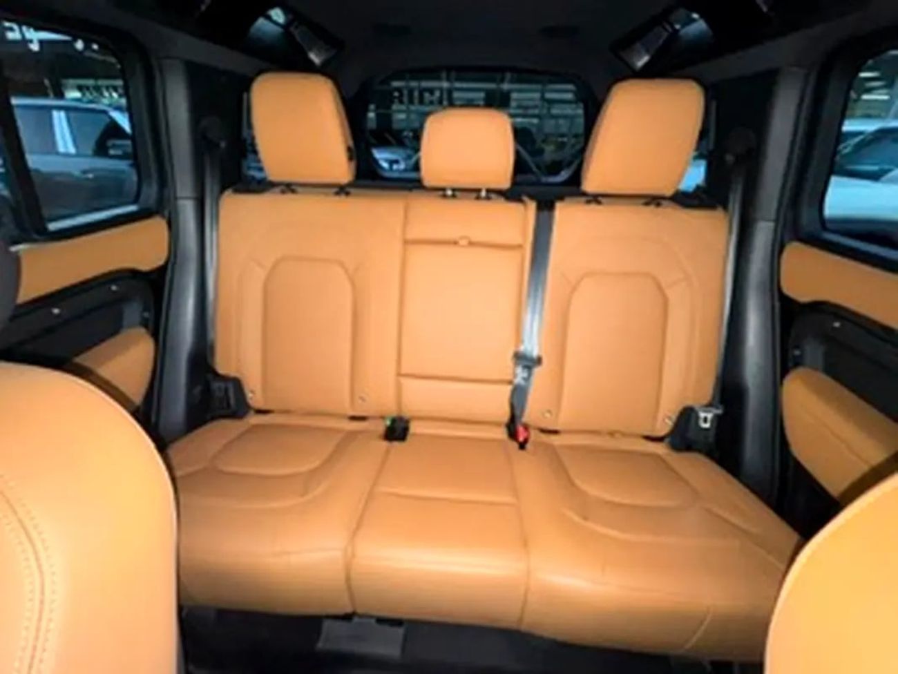لاند روفر ديفندر 110 V8 Edition P525 European Specs