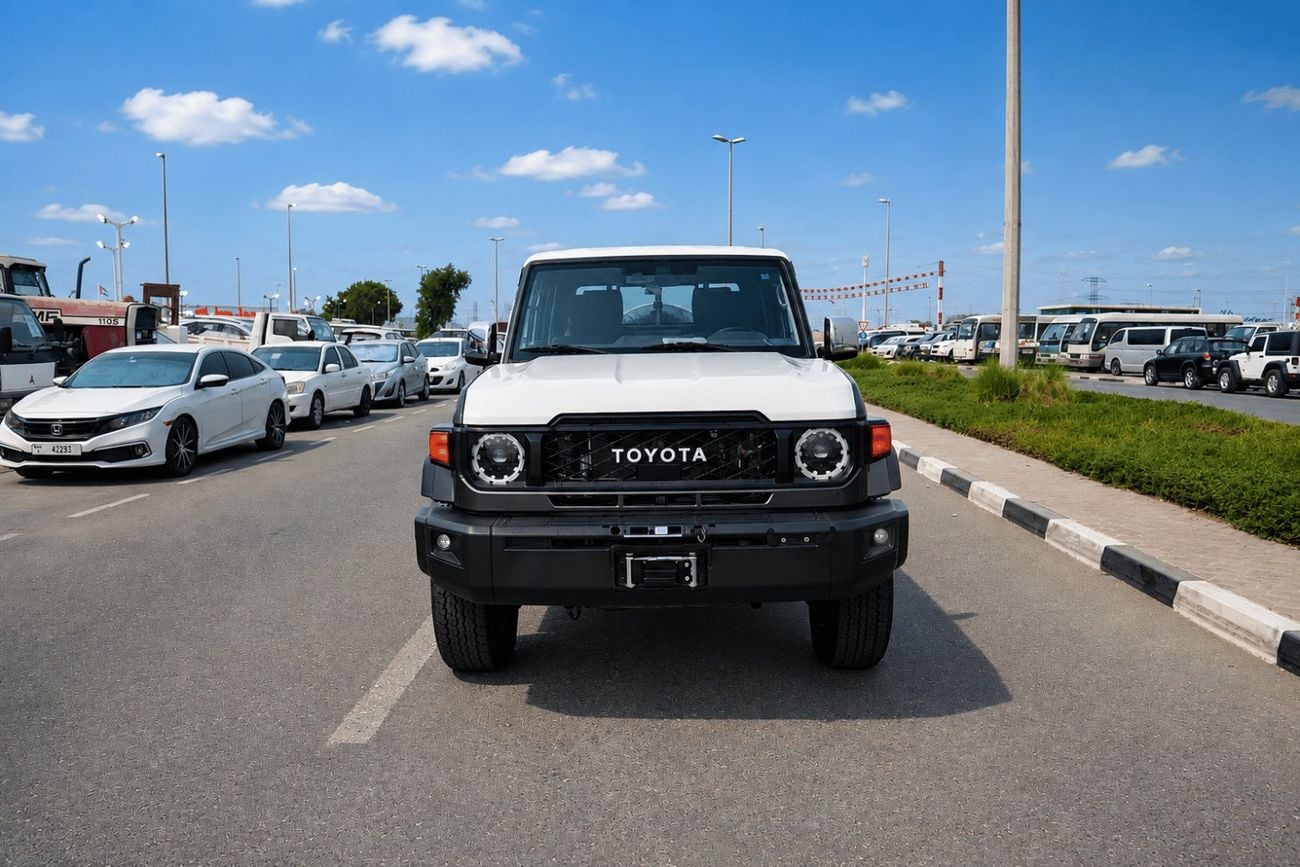 تويوتا لاند كروزر بيك آب 2026 Toyota Land Cruiser 79 Series LX V6 2026 Toyota Land Cruiser 79 Series LX V6 تويوتا لاند كروزر 79 سيريز LX V6 موديل 2026