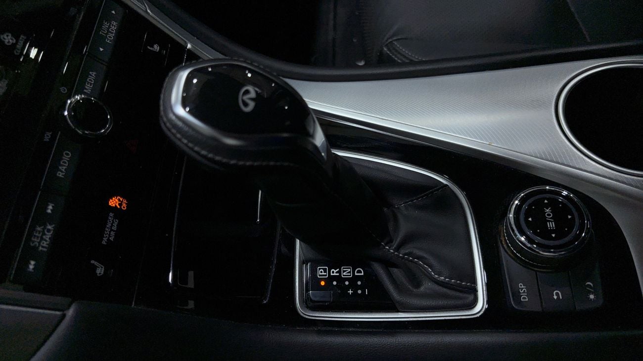 إنفينيتي Q50 LUXE كارس24 هي سوق ضخم للسيارات المستعملة موثوق ومضمون ٪كارس24 هي سوق ضخم للسيارات المستعملة موثوق ومضمون