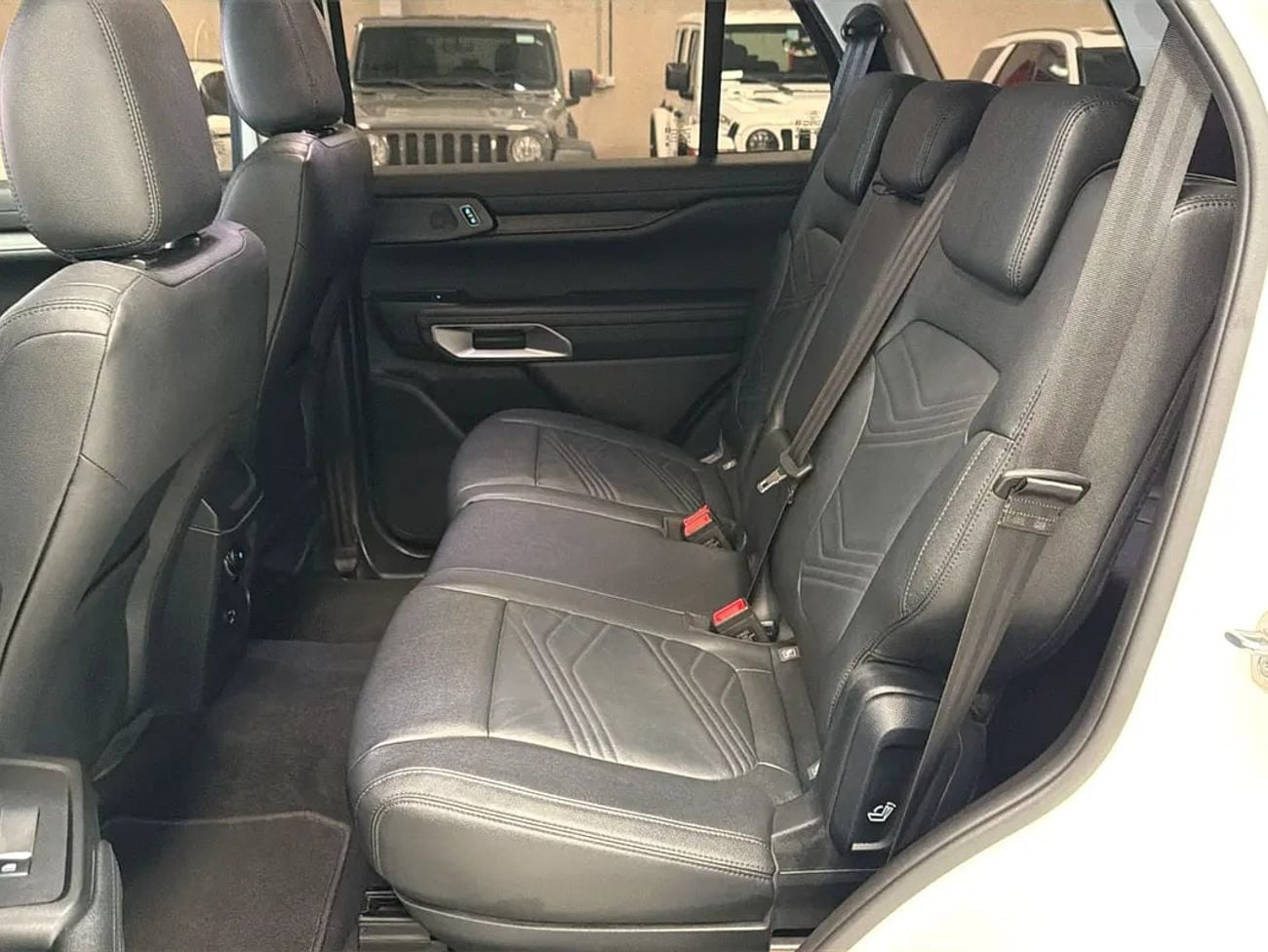 Ford Everest XLT 1,900pm Zero Down Avaiable XLT GCC Specs