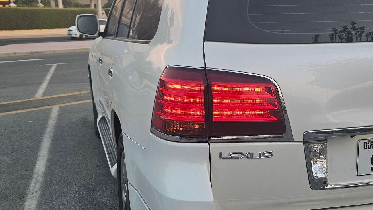 Lexus LX570 TOP NAVIGATION SPORT