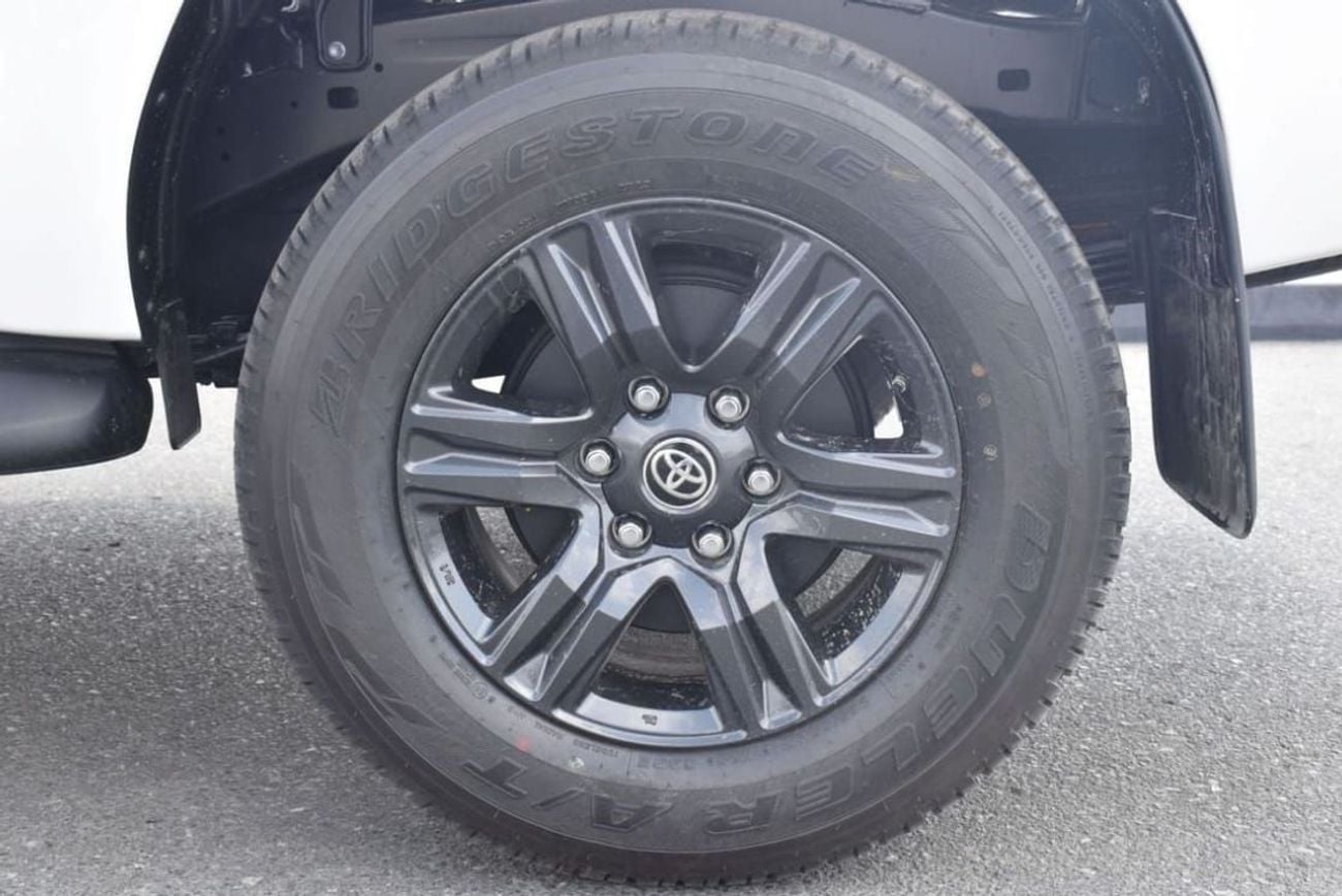 Toyota Hilux SGLX Toyota hilux 2.7L A/T petrol MY2025 for export only