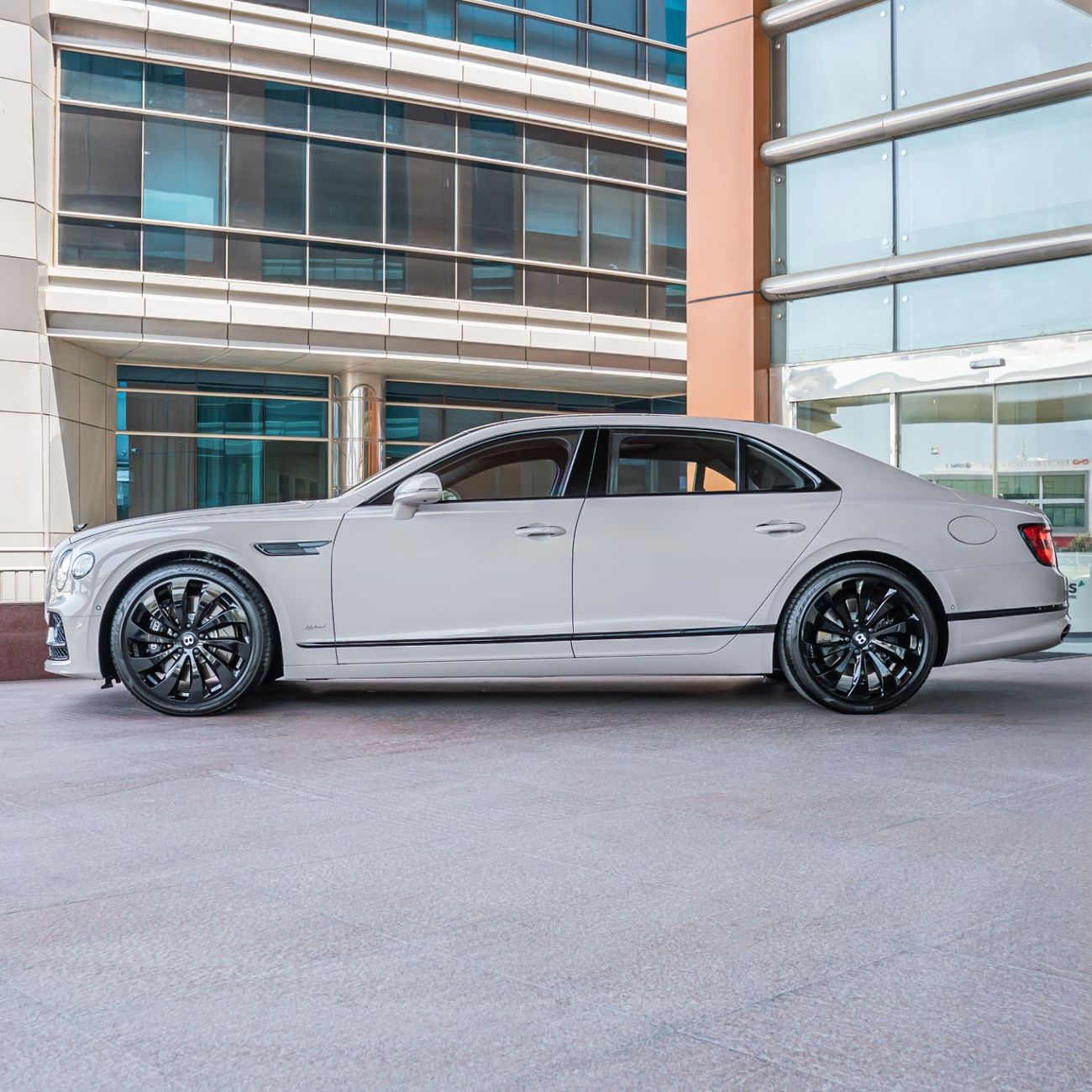 Bentley Flying Spur STANDARD HYBRID