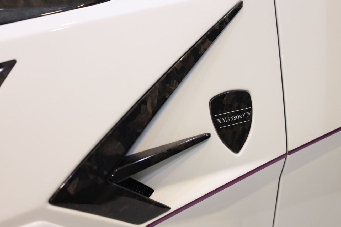 لامبورغيني اوروس 2019 Lamborghini Urus Mansory, ORIGINAL MANSORY w/ Certificate, Full Forged Carbon Pack, GCC Specs!!
