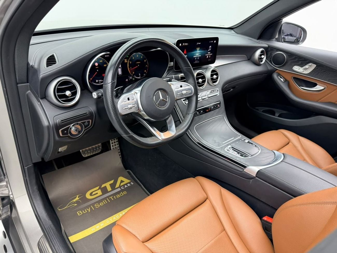 Mercedes Benz GLC200 4MATIC HIGH 2022 Mercedes Benz GLC200 AMG 4Matic, Warranty, Full Service History, Excellent Condition, GCC