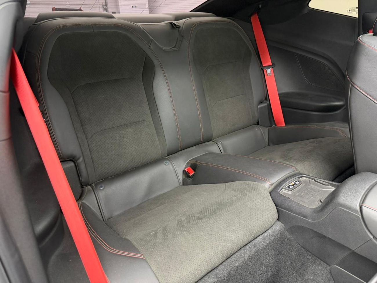 شيفروليه كامارو ZL1 CARBON FIBER شيفروليه كامارو ZL1 موديل 2020، ضمان شيفروليه ساري حتى أغسطس 2030، سجل صيانة كامل من شيفروليه، دول م