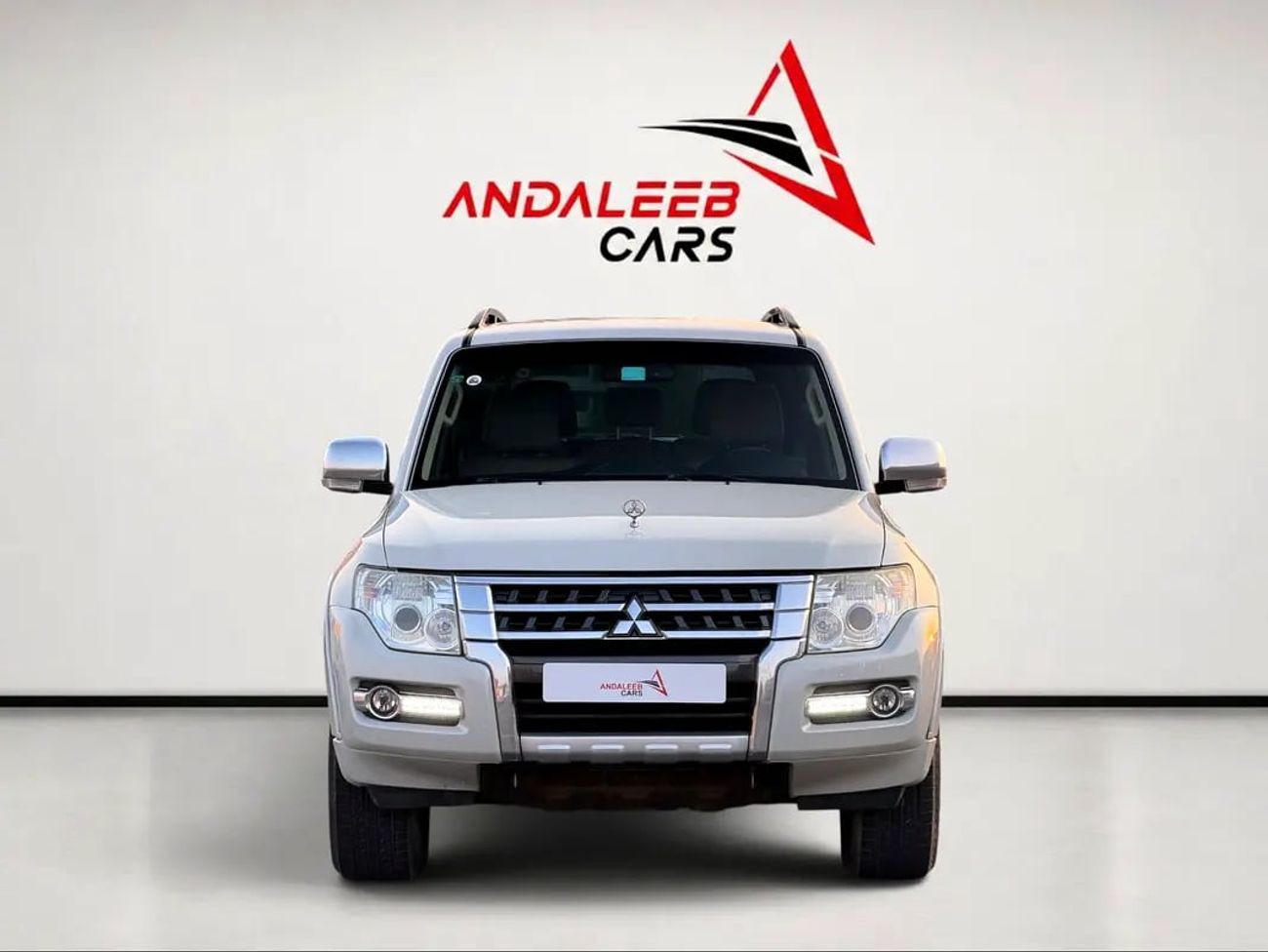 ميتسوبيشي باجيرو GLS V6 | 7-SEATER 4WD SUV | GCC