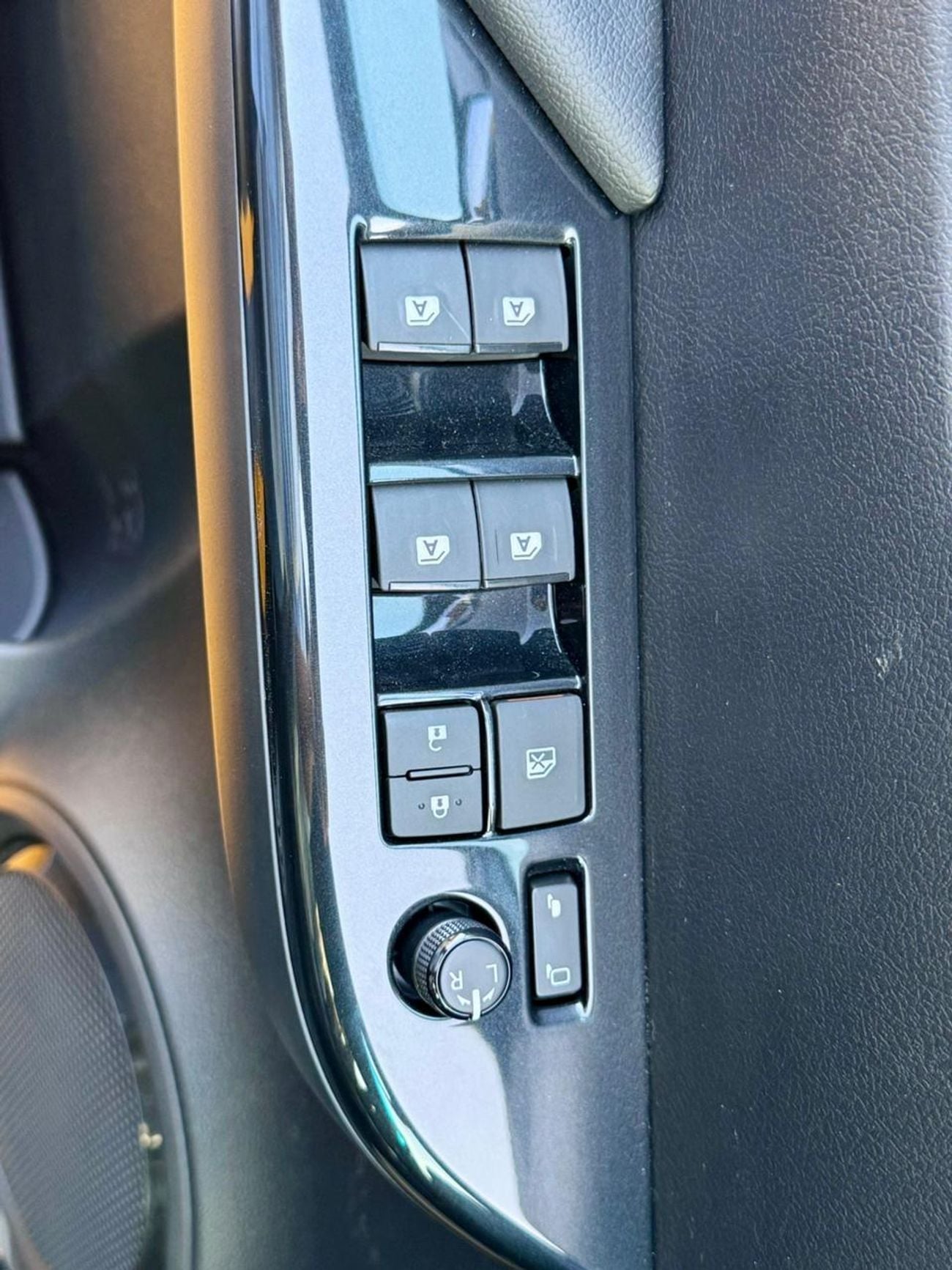 تويوتا هيلوكس TOYOTA HILUX