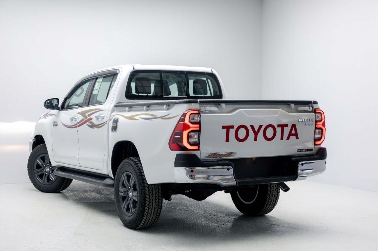 Toyota Hilux SR5 2.8L - Platinum White Inside Black | Export Only